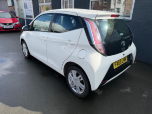2016 Toyota Aygo 1.0 Vvt-I X-Pression X-Wave Euro 5 5dr Euro 5 in White — image 4