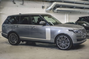 2019 Land Rover Range Rover 3.0 Range Rover Autobiography Sdv6 Auto 4WD 5dr in Grey — image 3