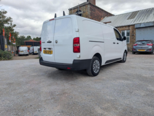 2021 Vauxhall Vivaro 1.5 Turbo D 2900 Edition L2 H1 Euro 6 (s/s) 5dr in White — image 3
