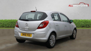 2011 Vauxhall Corsa 1.2 16v Excite Euro 5 5dr in Silver — image 4