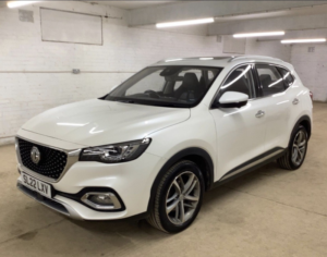 2022 MG MG Hs 1.5 T-Gdi 16.6kwh Exclusive in White — image 2