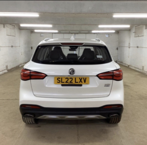 2022 MG MG Hs 1.5 T-Gdi 16.6kwh Exclusive in White — image 4