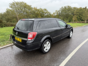 2012 Vauxhall Astra Van 1.7 Cdti 16v Sportive in Black — image 3
