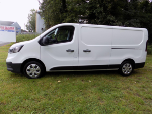 2023 Renault Trafic 2.0 Dci Blue Ll30 Business+ L2 H1 Euro 6 (s/s) 5dr in White — image 5