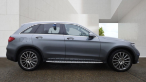 2017 Mercedes-Benz Glc 2.1 Glc250d Amg Line (premium) SUV 5dr Diesel G-Tronic 4matic Euro 6 (s/s) (204 Ps) in Grey — image 5