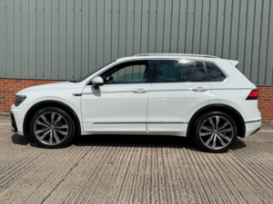 2020 Volkswagen Tiguan 2.0 Tdi R-Line Tech DSG 4motion Euro 6 (s/s) 5dr in White — image 3