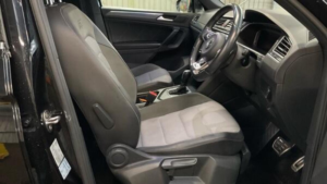 2020 Volkswagen Tiguan 2.0 Tdi R-Line Tech DSG Euro 6 (s/s) 5dr in Black — image 2