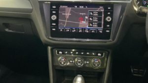 2020 Volkswagen Tiguan 2.0 Tdi R-Line Tech DSG Euro 6 (s/s) 5dr in Black — image 5
