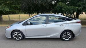 2016 Toyota Prius 1.8 Vvt-H Excel CVT Euro 6 (s/s) 5dr (15in Alloy) in Silver — image 4