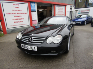 2002 Mercedes-Benz Sl Class Sl 500 Auto in Black — image 2