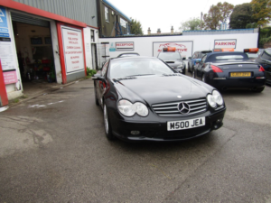 2002 Mercedes-Benz Sl Class Sl 500 Auto in Black — image 3