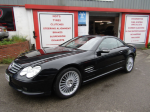 2002 Mercedes-Benz Sl Class Sl 500 Auto in Black — image 4