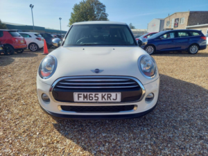 2015 MINI Hatch 1.2 One Euro 6 (s/s) 5dr in White — image 2