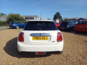 2015 MINI Hatch 1.2 One Euro 6 (s/s) 5dr in White — image 6