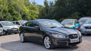 2011 Jaguar Xf 5.0 V8 Premium Luxury in Grey — image 2