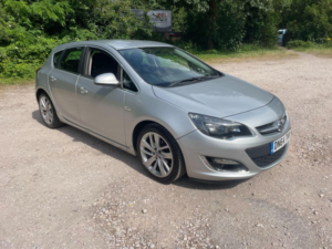 2014 Vauxhall Astra 1.6 16v Tech Line Gt Euro 5 5dr in Silver — image 2