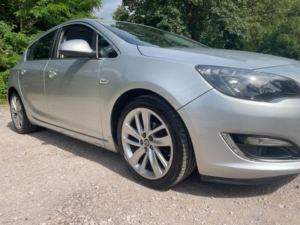 2014 Vauxhall Astra 1.6 16v Tech Line Gt Euro 5 5dr in Silver — image 5
