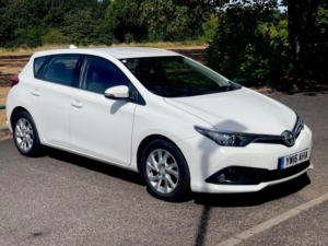 2016 Toyota Auris