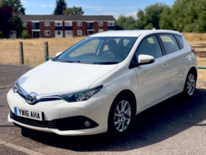 2016 Toyota Auris 1.2 Vvt-I Icon Euro 6 (s/s) 5dr in White — image 3