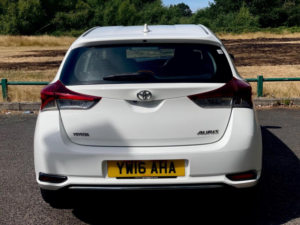 2016 Toyota Auris 1.2 Vvt-I Icon Euro 6 (s/s) 5dr in White — image 5