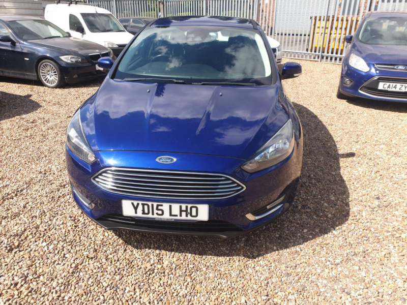 2015 Ford Focus 1.0 T Ecoboost Titanium in Blue — image 1