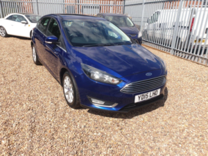 2015 Ford Focus 1.0 T Ecoboost Titanium in Blue — image 2