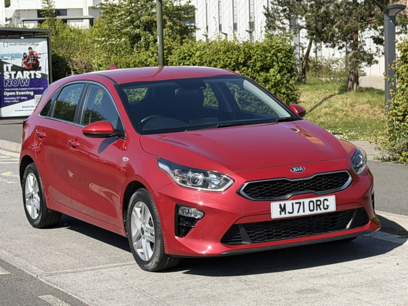 2022 Kia Ceed 1.6 Crdi Mhev 2 in Red — image 1