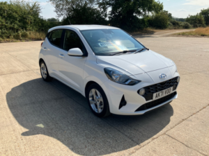 2021 Hyundai I10 1.0 I10 Se Connect 1.0 AMT Automatic in White — image 2