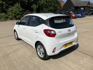 2021 Hyundai I10 1.0 I10 Se Connect 1.0 AMT Automatic in White — image 4