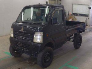 2002 Suzuki Carry 660cc 4WD Pickup Truck in Black — image 4