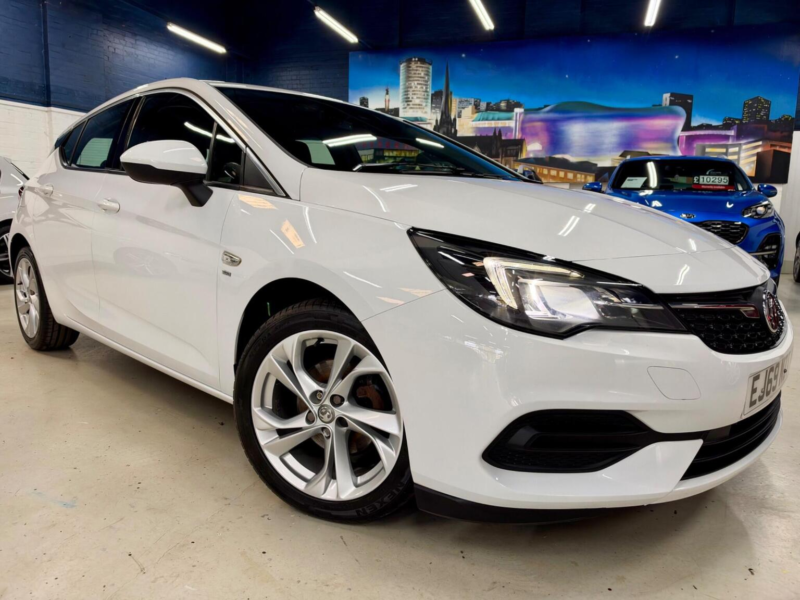 2019 Vauxhall Astra 1.2 Turbo Sri Euro 6 (s/s) 5dr in White — image 1