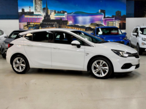 2019 Vauxhall Astra 1.2 Turbo Sri Euro 6 (s/s) 5dr in White — image 2