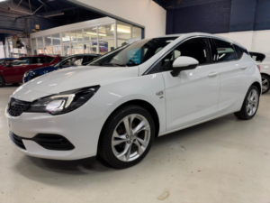 2019 Vauxhall Astra 1.2 Turbo Sri Euro 6 (s/s) 5dr in White — image 5