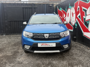 2017 Dacia Sandero Stepway 0.9 Tce Ambiance Hatchback 5dr Petrol Manual Euro 6 (s/s) (90 Ps) in Blue — image 5