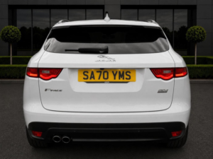 2020 Jaguar F-Pace 2.0 D180 Chequered Flag Auto AWD Euro 6 (s/s) 5dr in White — image 5