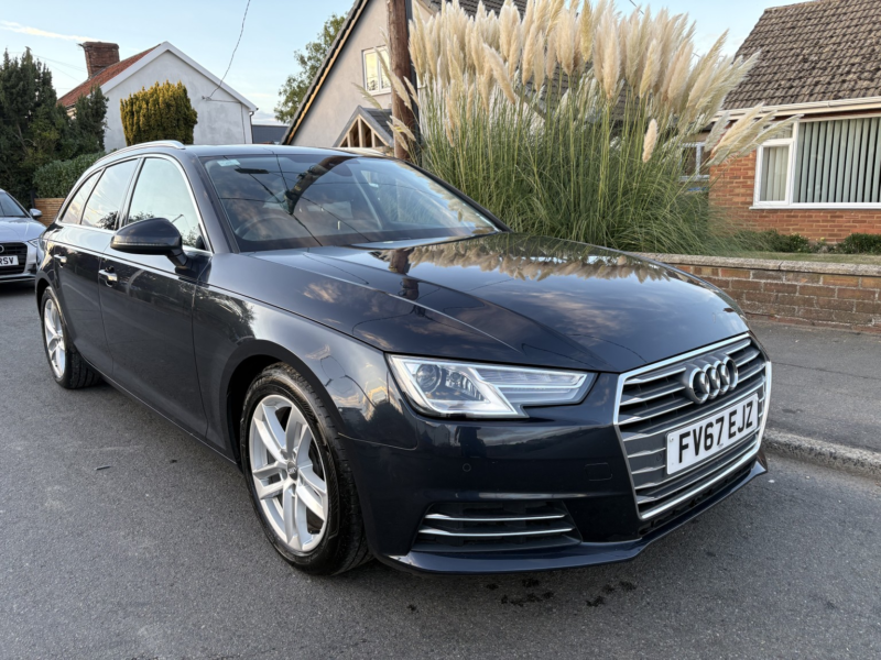 2017 Audi A4 Avant 2.0 Tdi Ultra Sport in Blue — image 1