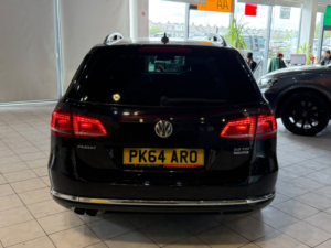 2014 Volkswagen Passat 2.0 Tdi Bluemotion Tech Executive Style in Black — image 6