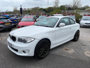 2012 BMW 1 Series 2.0 118d Sport Euro 5 (s/s) 2dr in White — image 6