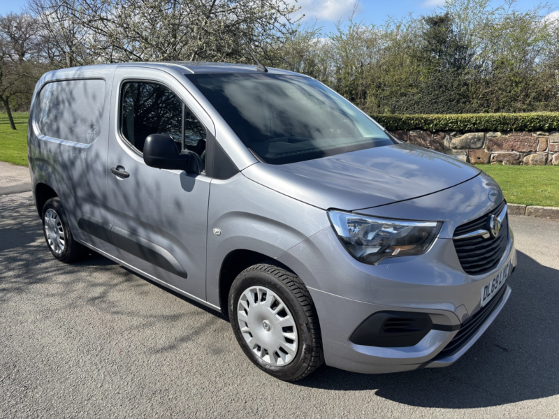 2019 Vauxhall Combo Sportive 1.6 Turbo D 100 Panel Van 2300 Eu6 Ulez in Grey — image 1
