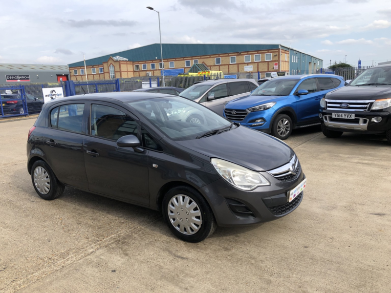 2012 Vauxhall Corsa 1.3 Cdti Ecoflex Exclusiv in Grey — image 1