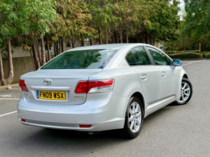 2009 Toyota Avensis 1.8 V-Matic Tr Multidrive Euro 4 4dr in Silver — image 4
