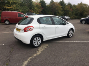 2014 Peugeot 208 1.2 Vti Puretech Access+ Euro 6 5dr in White — image 5