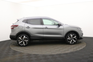 2021 Nissan Qashqai 1.3 Dig-T N-Motion SUV 5dr Petrol Manual Euro 6 (s/s) (140 Ps) in Grey — image 2