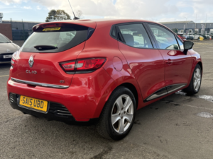 2015 Renault Clio 1.5 Dynamique Medianav Dci 90 Stop & Start in Red — image 3