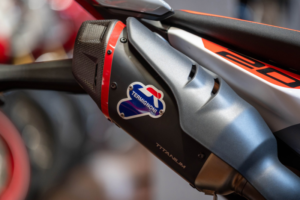 2026 Ducati Hypermotard V2 890 Sp in Multicolour — image 4