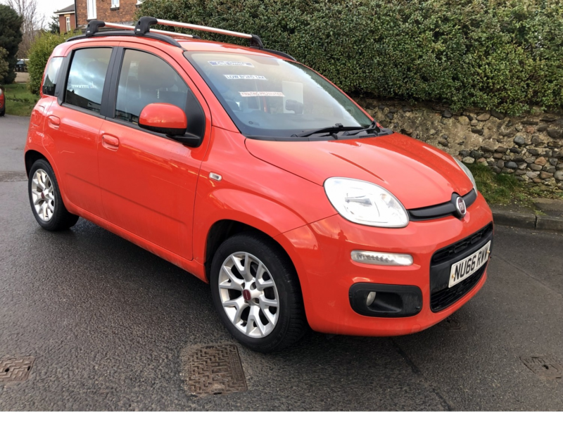 2016 Fiat Panda 1.2 Panda 1.2 Lounge Petrol 5 Door Hatchback - Full Service History -2 Owners - £35 Road Tax in Red — image 1