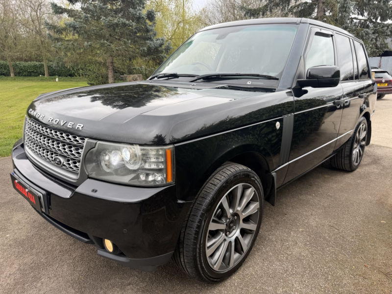 2009 Land Rover Range Rover 3.6 Td V8 Vogue Se in Black — image 1