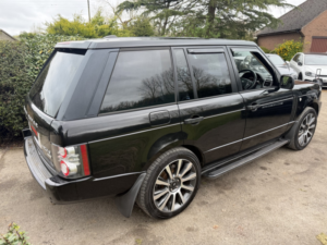 2009 Land Rover Range Rover 3.6 Td V8 Vogue Se in Black — image 4