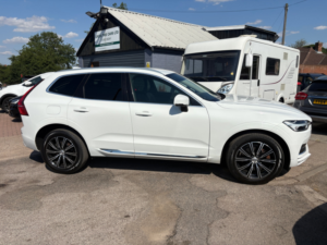 2019 Volvo Xc60 2.0 T5 Inscription SUV 5dr Petrol Auto Euro 6 (s/s) (250 Ps) in White — image 4