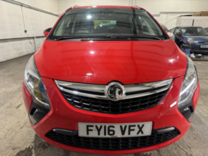 2016 Vauxhall Zafira Tourer 1.4 I Turbo Se in Red — image 2